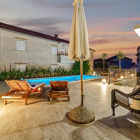 Casa vacanze Maria - Pool & Parking San Pietro di Brazza