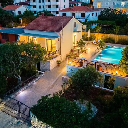 Maria - Pool & Parking * סופטאר